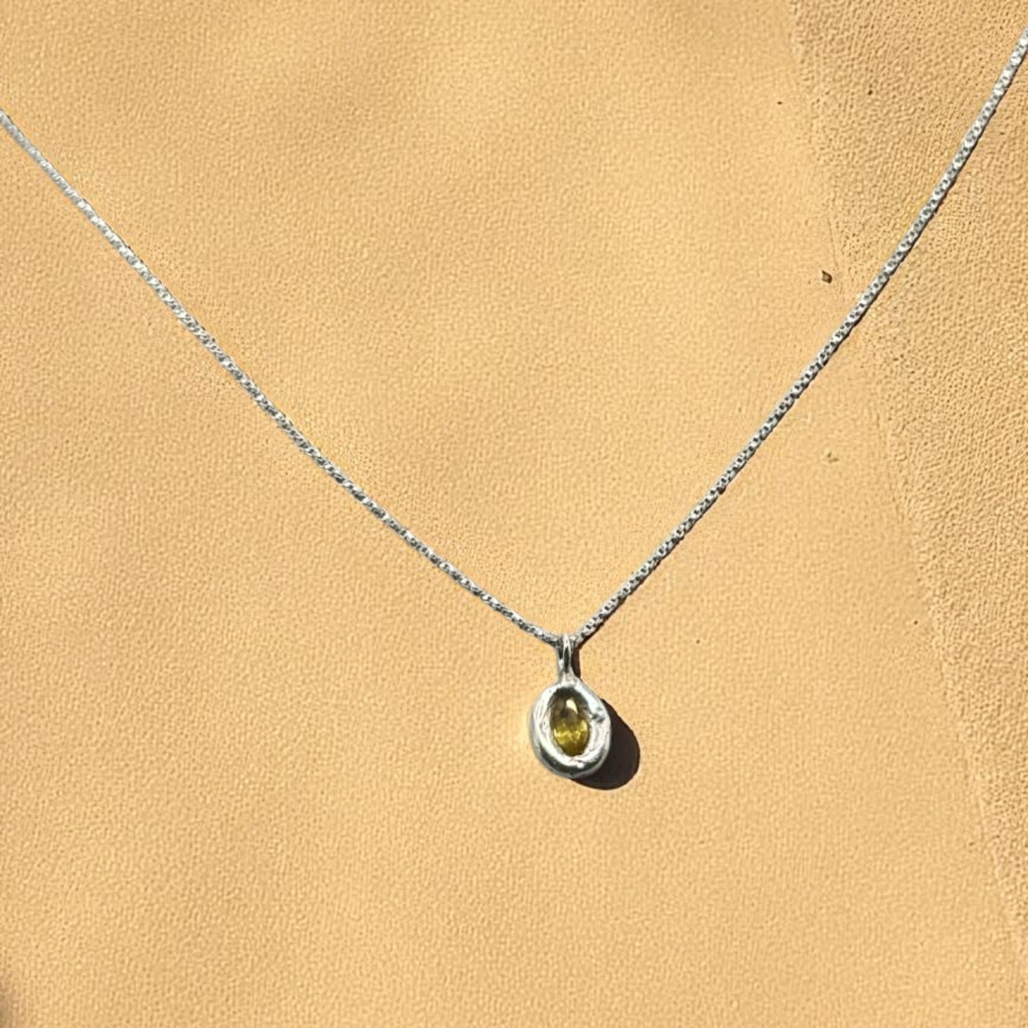Colier Halo cu Safir